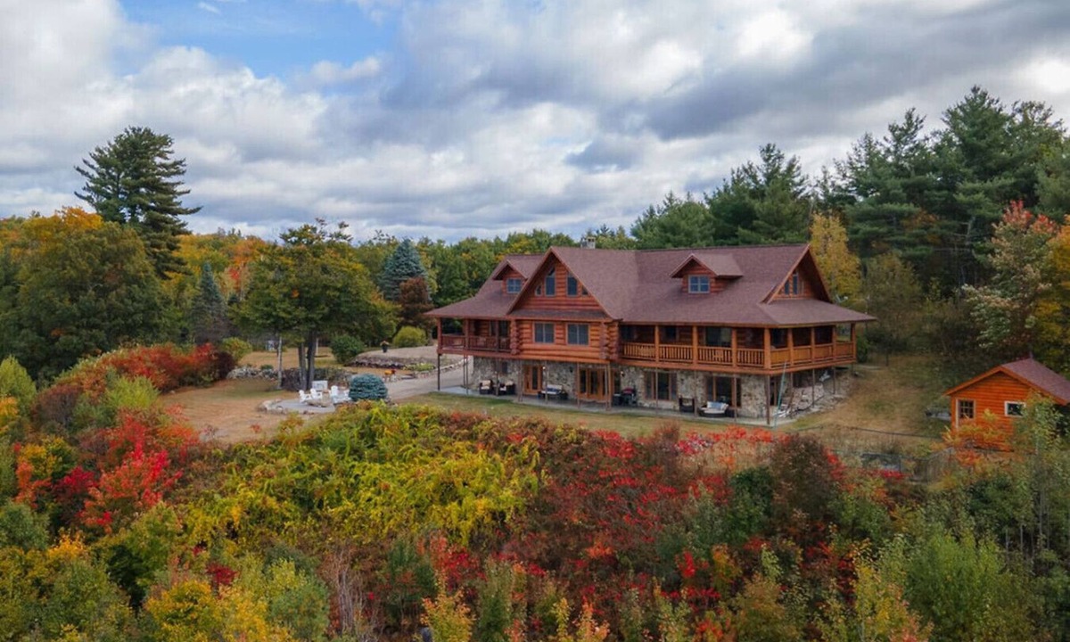 Lovell Cabin | Breathtaking Mountain Getaway - Skiing & Hot Tub