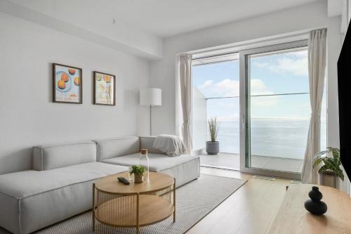 Aarhus C Apartment | Breathtaking Ocean Views & Private Balcony