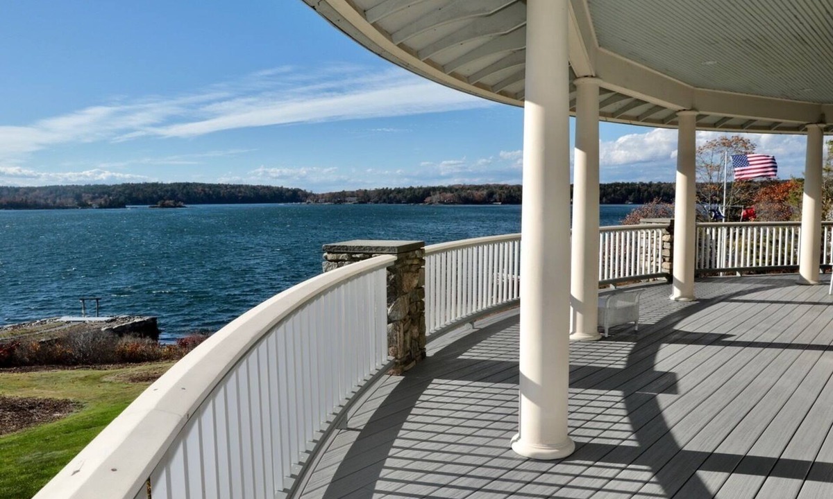 East Boothbay House | Breathtaking Oceanfront Estate