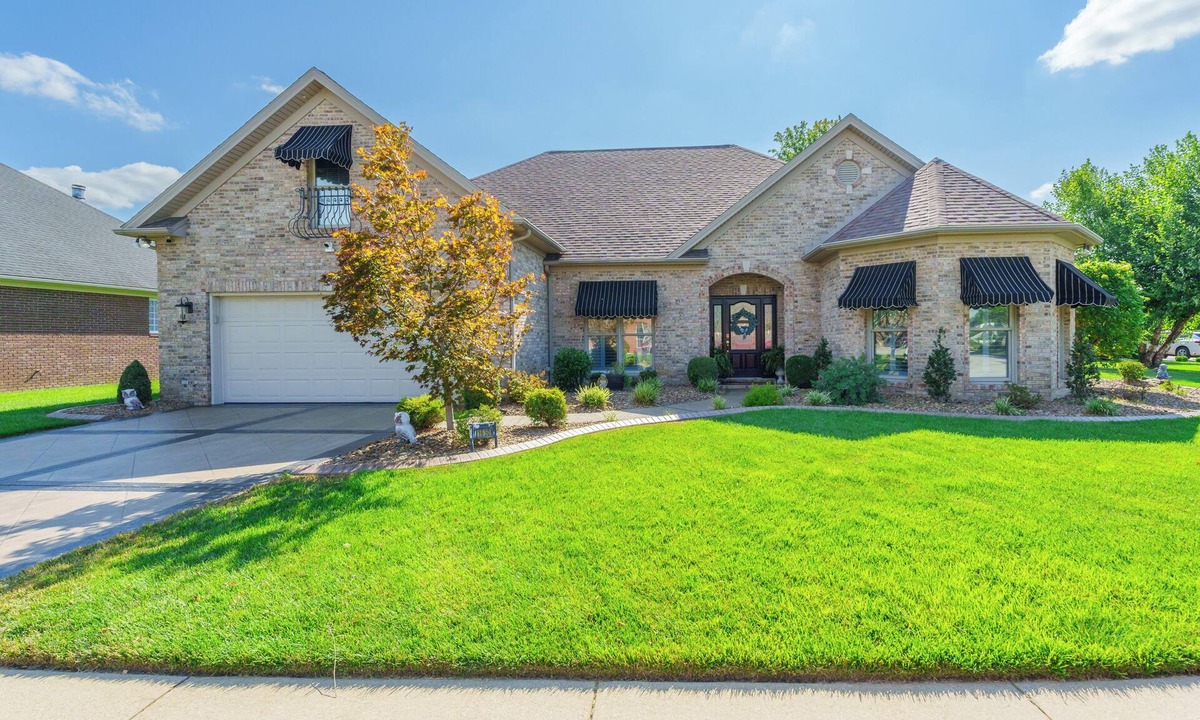 Owensboro House | Breathtaking panoramic lake views