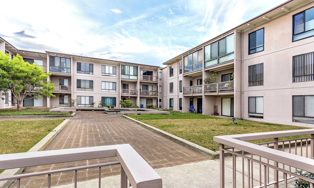 Emeryville Apartment | Breathtaking Place with Beautiful Views