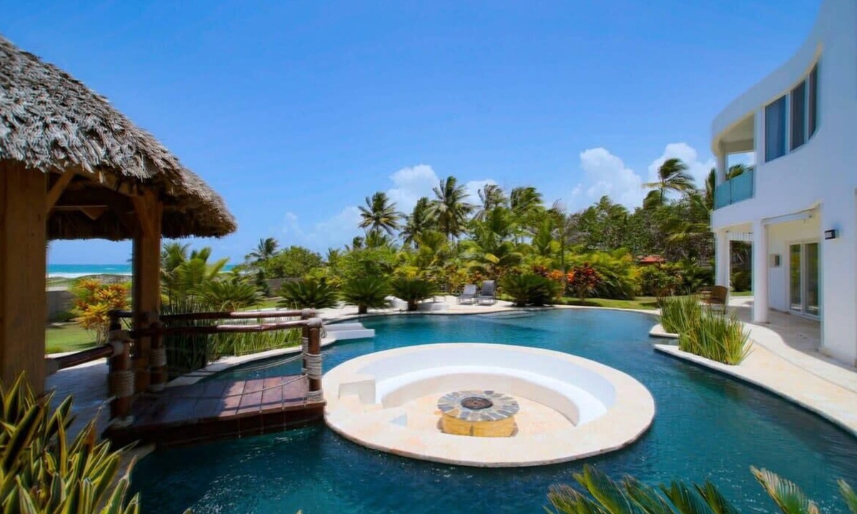 Los Brazos Villa | Breathtaking Private 5 BR Oceanfront Oasis