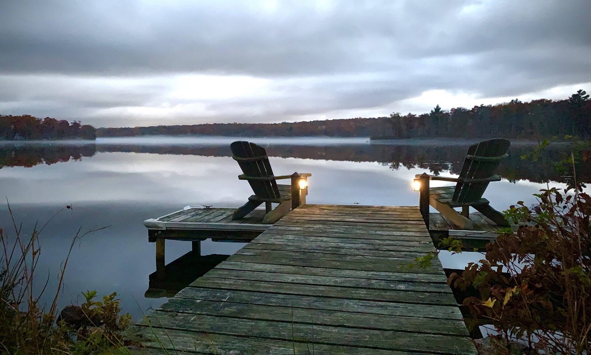 Lebanon Cottage | Breathtaking Private, Lakefront Retreat.