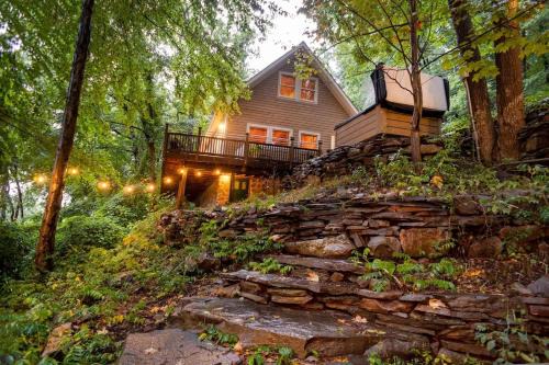 Sparrow Bush House | Breathtaking River Views The Hawks Nest Cabin