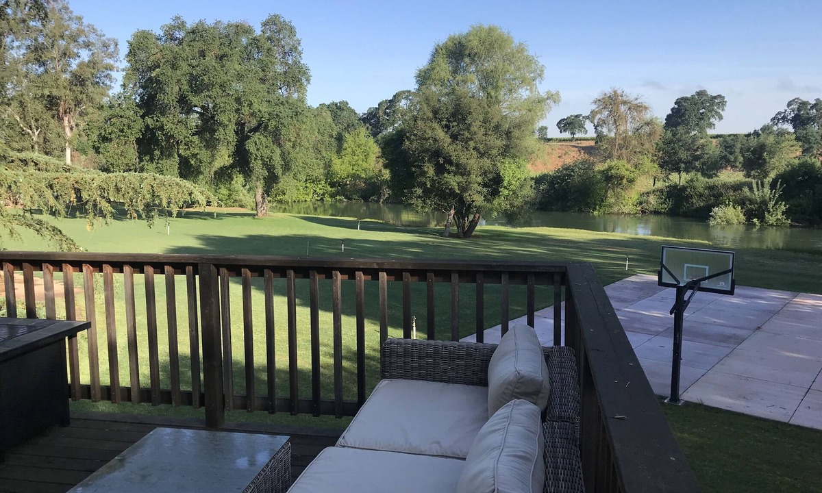 Lockeford House | Breathtaking Riverfront Property