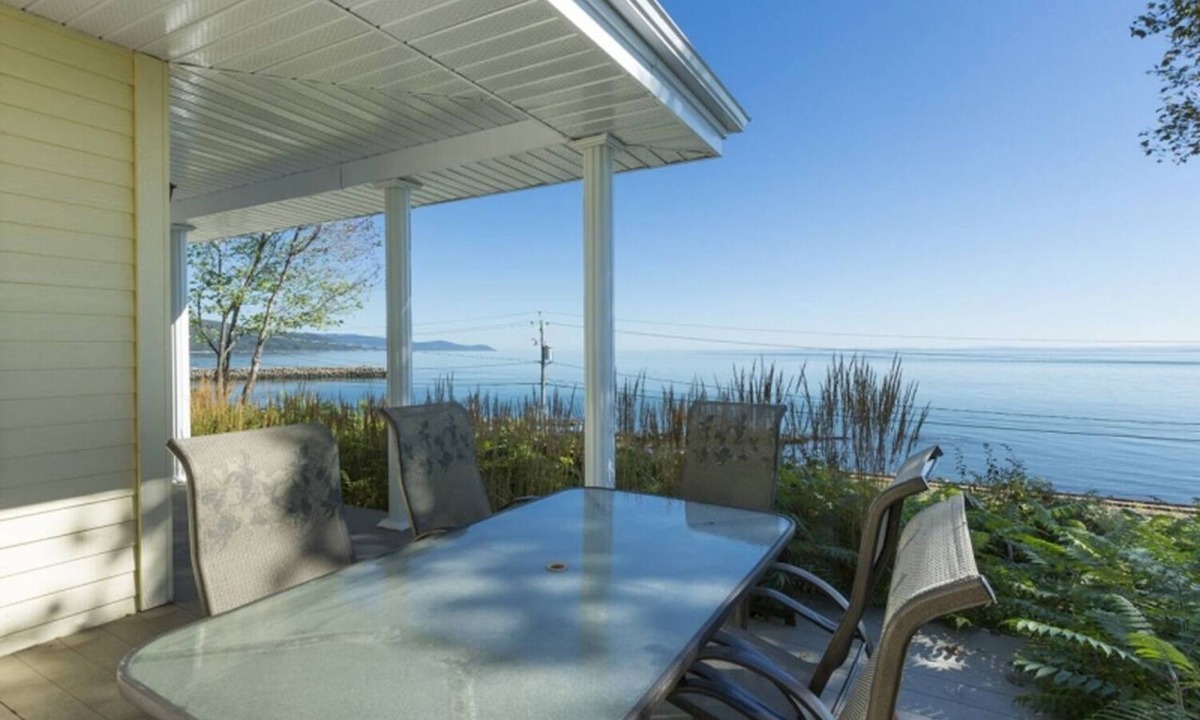 Saint Irenee House | Breathtaking view of the St Lawrence River!