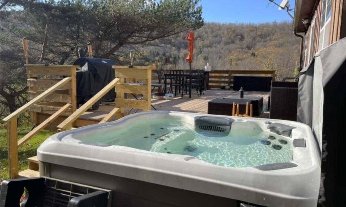 Andes House | Breathtaking views. Hot tub. Private pond. Huge deck. Fast wifi.