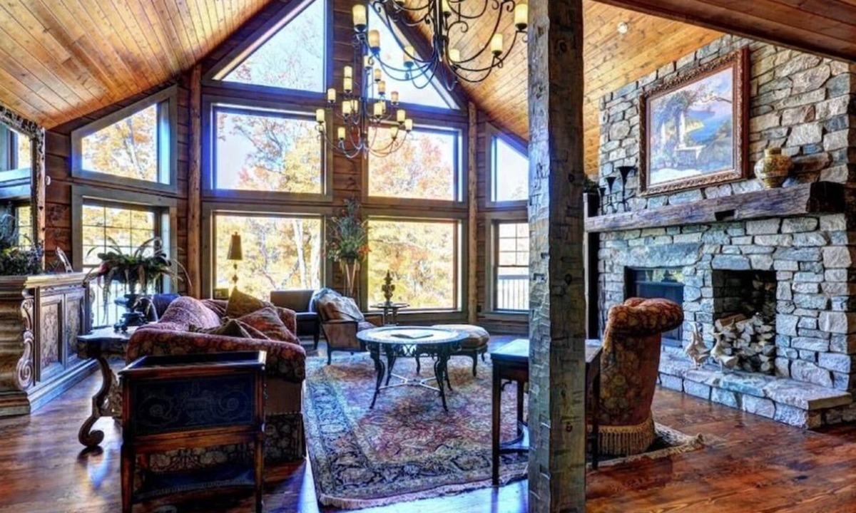 Eagle Lake Cottage | Breathtaking views of lakefront!