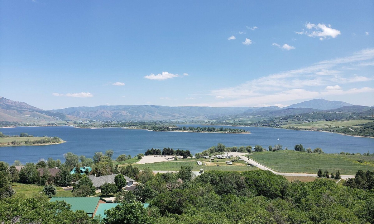 Eden House | Breathtaking Views! PRIVATE INDOOR POOL, Outdoor Hot Tub, Sauna, Game Room & Gym