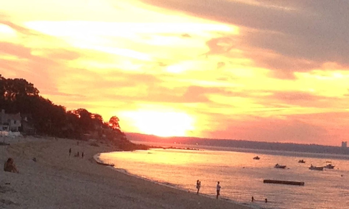 Bayville House | Breathtaking Waterfront house