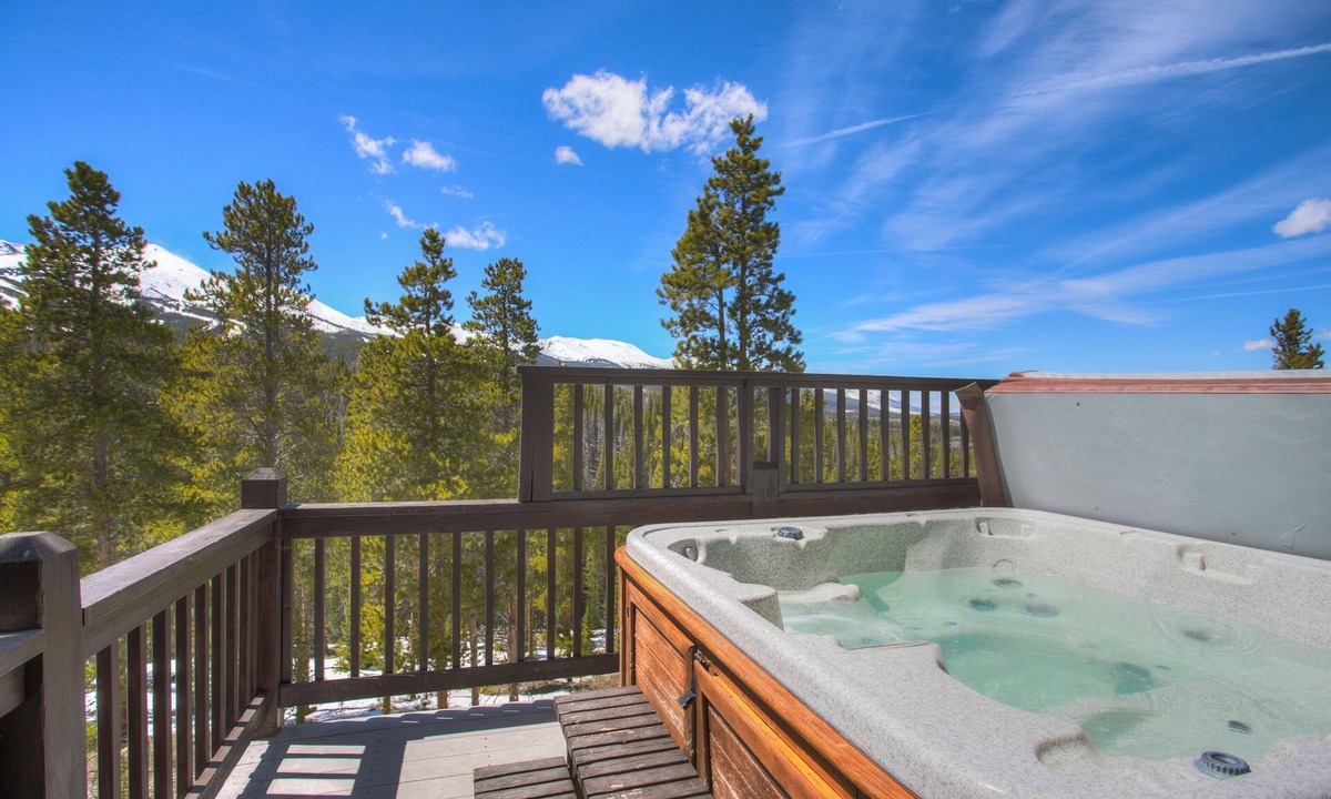 Warrior's Mark West House | 🏆 Breckenridge Home | Hot Tub | 4 Kings | Sleeps 16 | 7 Bedrooms | Pets | Views