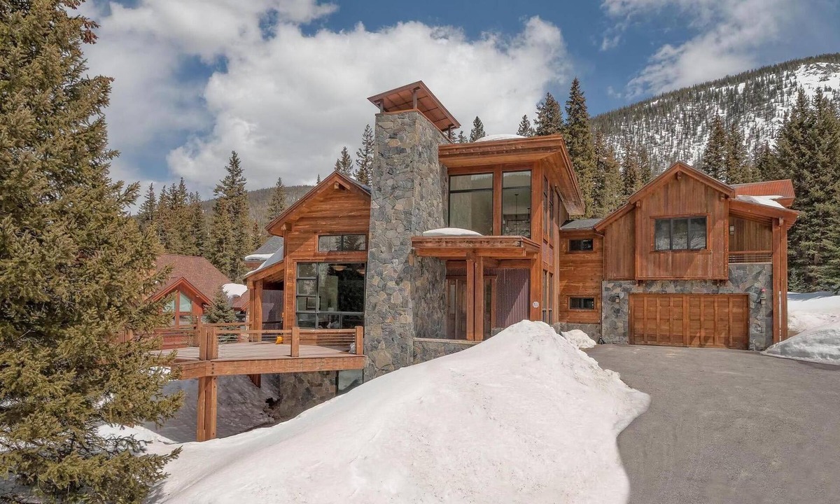 Blue River House | Breckenridge Modern Luxury Home with Hot Tub - Minutes to Slopes, Sleeps 10