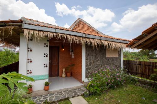 Depok Cabin | Breeze and Blossom Cottage Maguwo