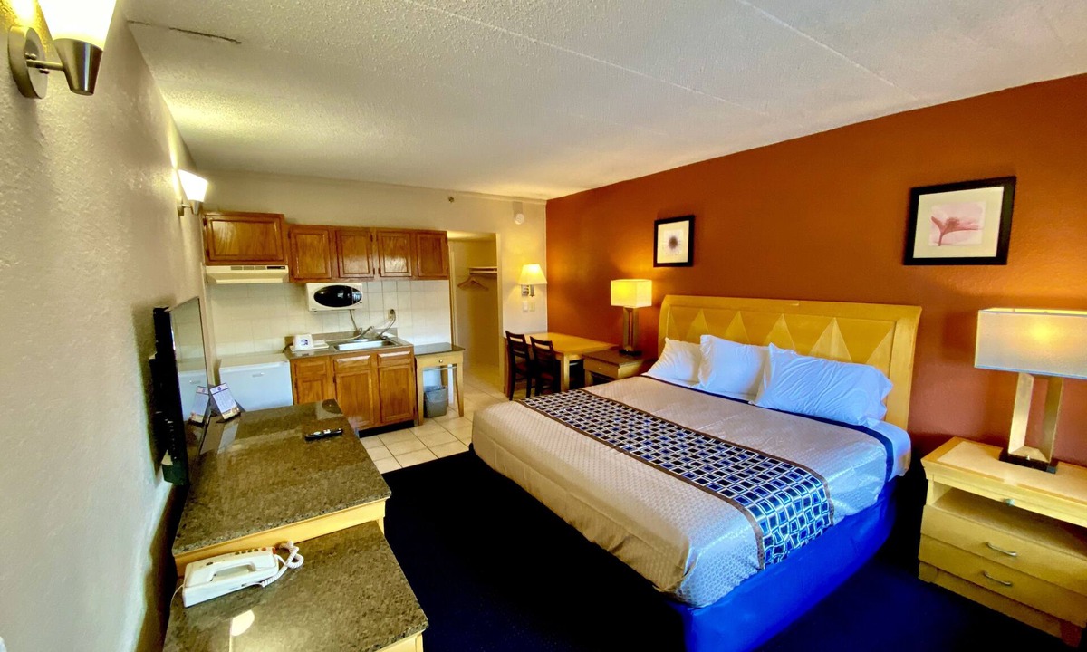 Northeast Virginia Beach Hotel | Breeze Inn & Suites