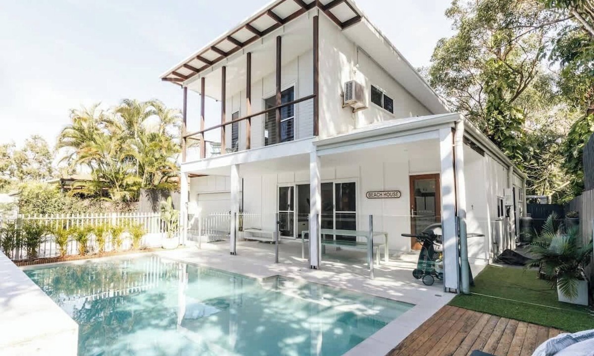 Mount Coolum House | Breezy Beach House - Private Pool