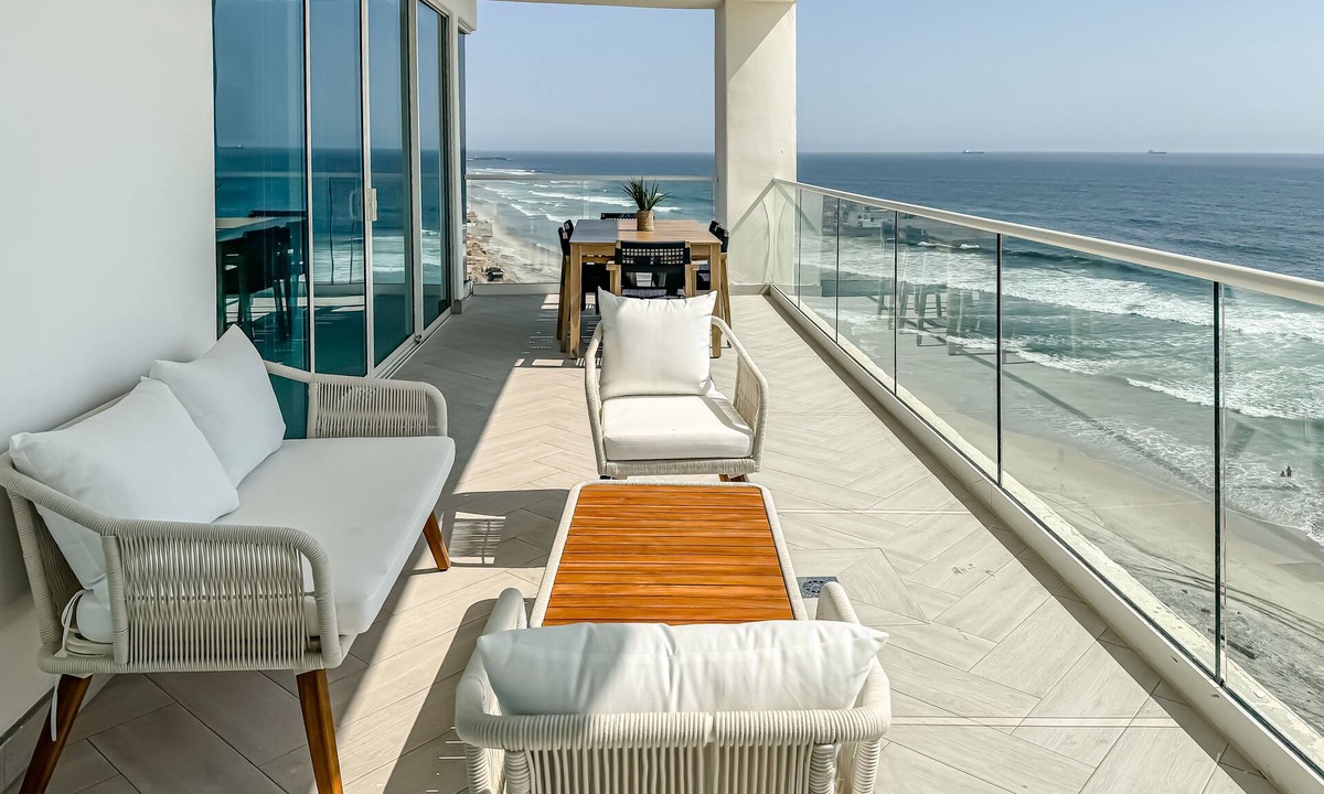 Rosarito Condo | Breezy BeachfrontMarYSolCondo-7th Flr-Rosarito
