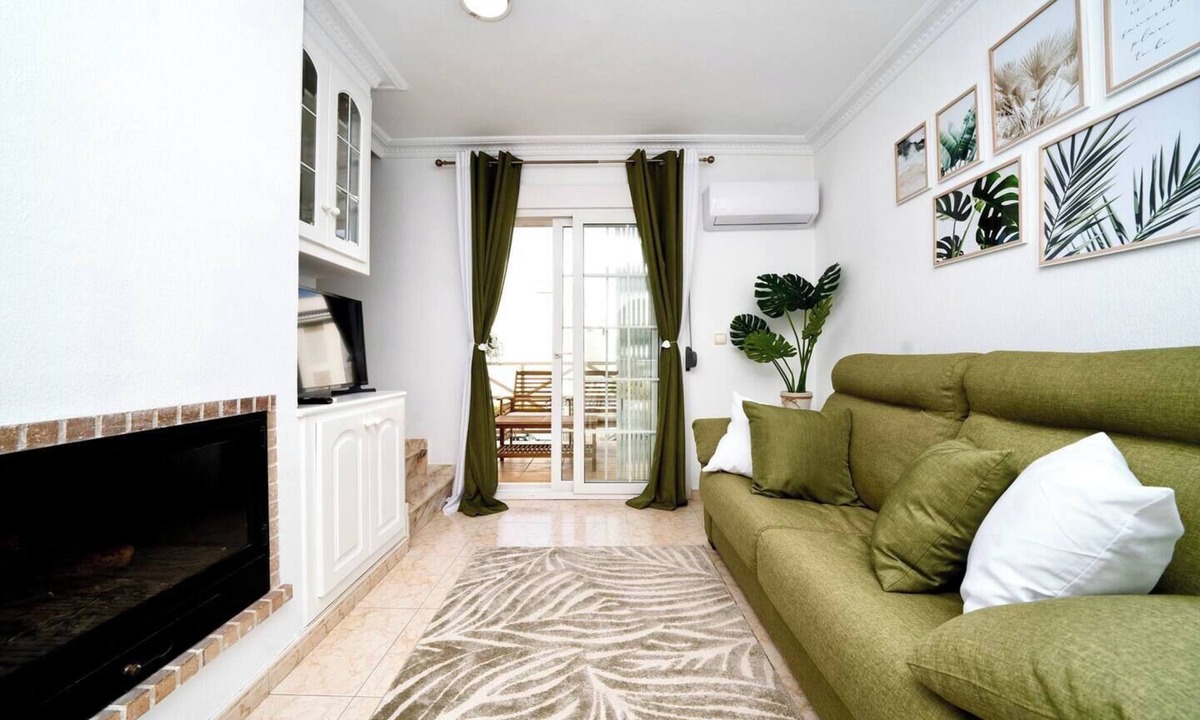 Torrevieja Apartment | Breezy Coastal Hideaway Near the Beach