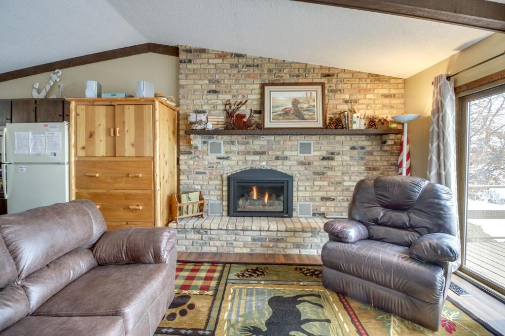 Breezy Point House | Breezy Point House w/Dock on Pelican Lake!
