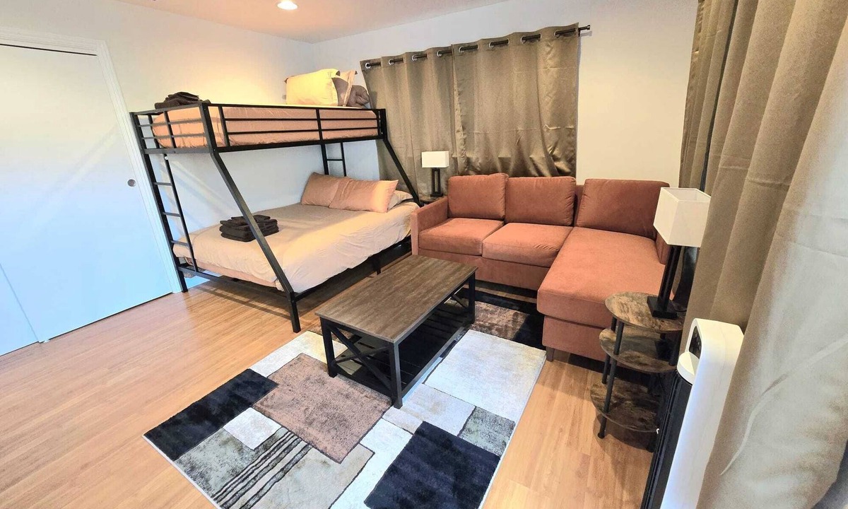 Northside Apartment | Breezy Welcoming Studio