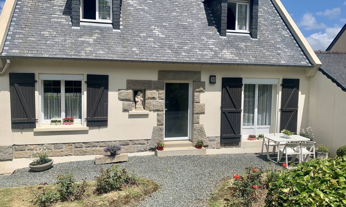 Guerlesquin House | Breton house between land and sea