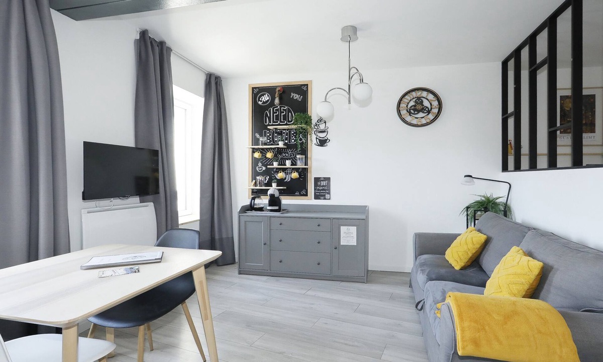 La Mure Apartment | Breuil Station, platform 2. Fully-equipped studio