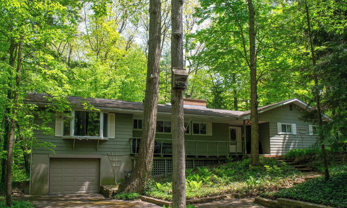 Grand Bend Cottage | Brewster Beach House: Steps From The Beach In Southcott!