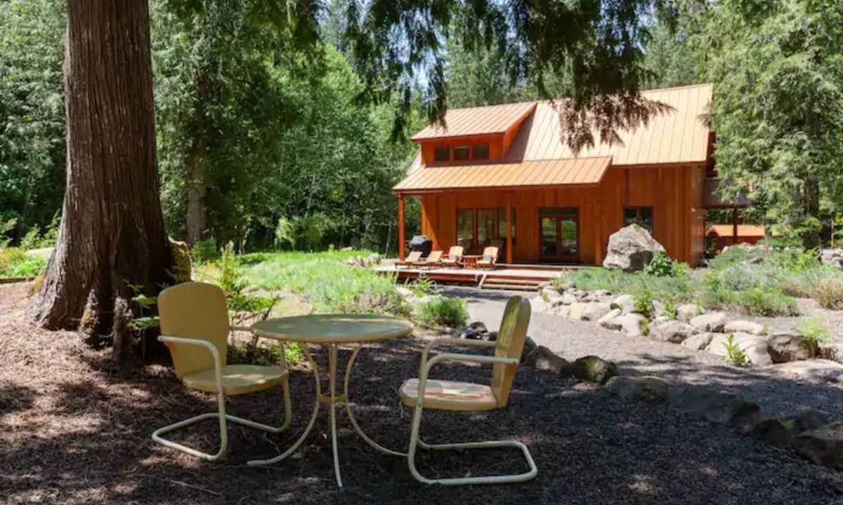 Rhododendron House | Briarwood House on Mt. Hood- Peace and Serenity- Bike/hike/board/ski