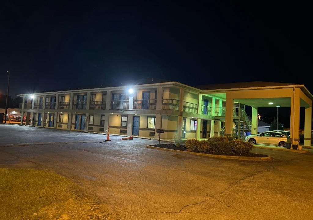 Amory Hotel | Briarwood Inn