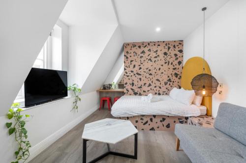 Spitalfields Apartment | Brick Lane Base