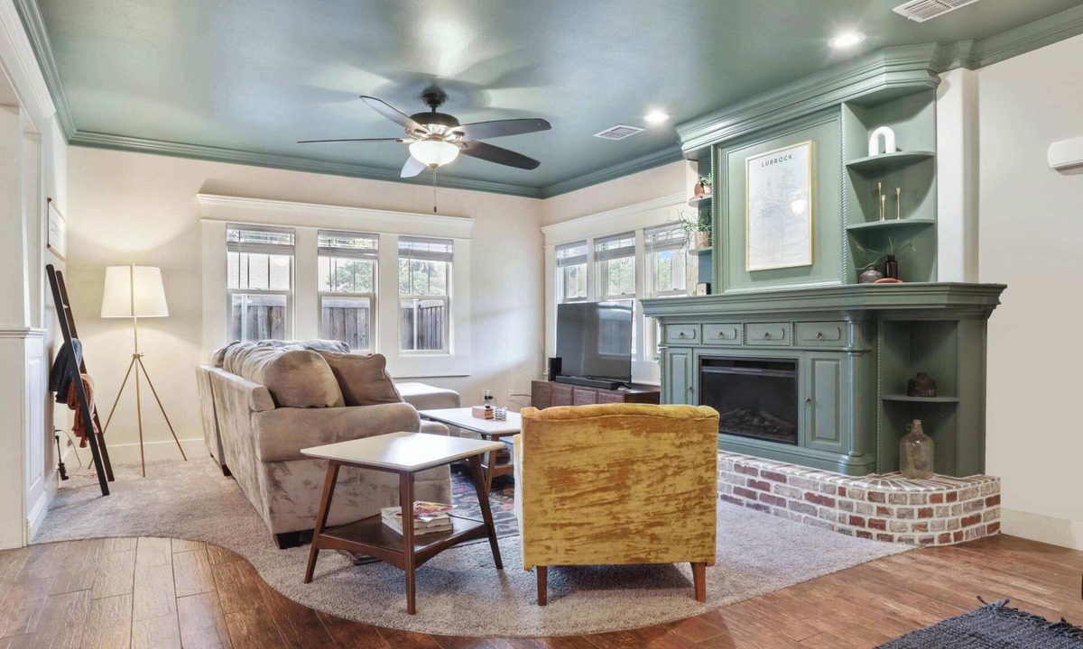 South Overton House | Brick Road Retreat - 3BR/2BA - Walk to Tech