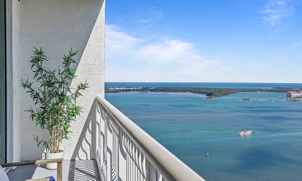 Brickell Condo | Brickell family 2/2 direct ocean view free parking