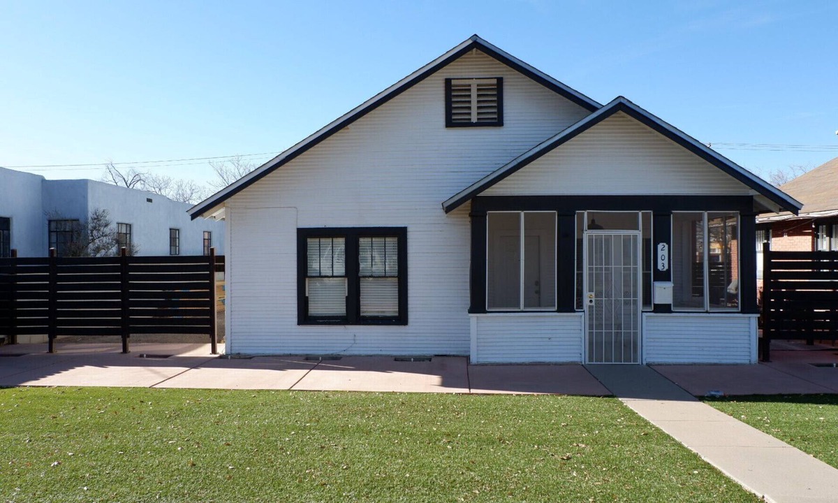 University Heights Cottage | Bricklight District Modern Cottage