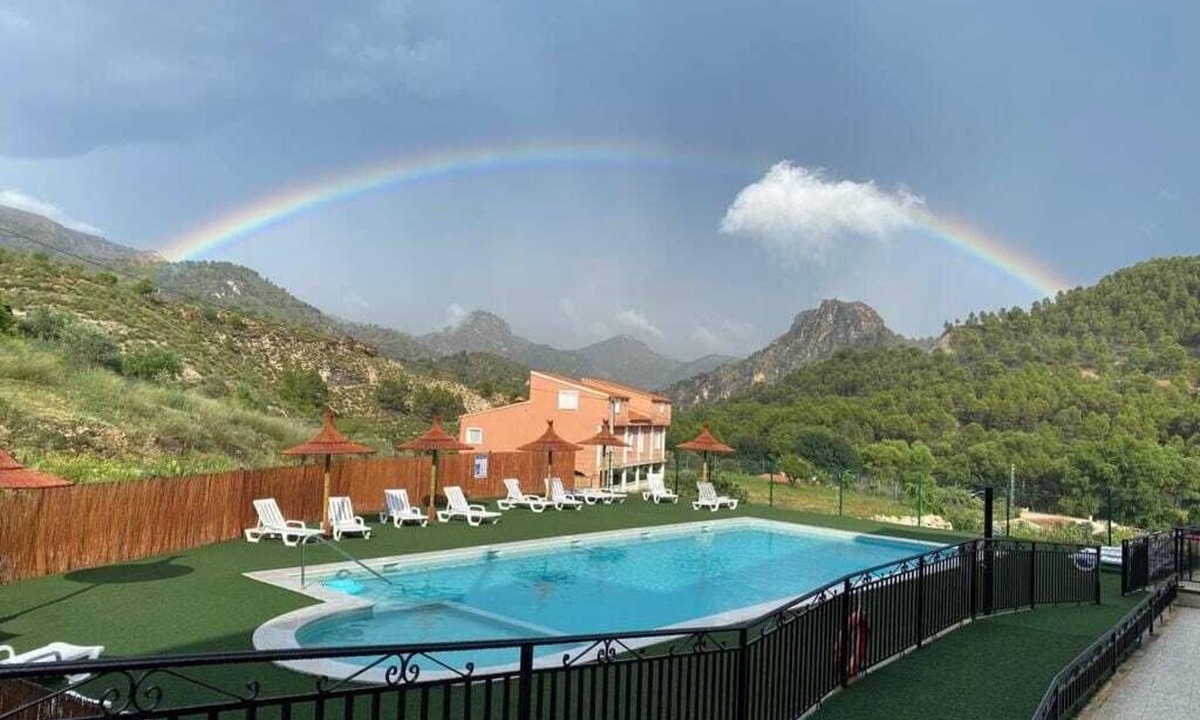 Elche De La Sierra House | BRIDGE COTTAGE B SAFE