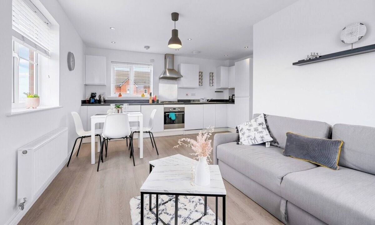 Newport Apartment | Bridge House by Tŷ SA