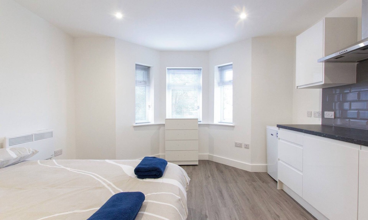 Southampton House | Bridge Road - Room 1b