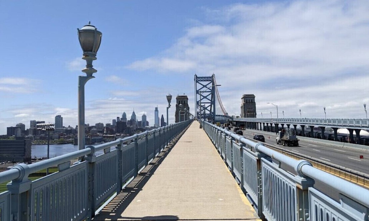 Camden House | Bridge view