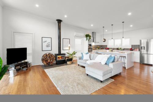 Bonnie Doon House | Bridge Water Views