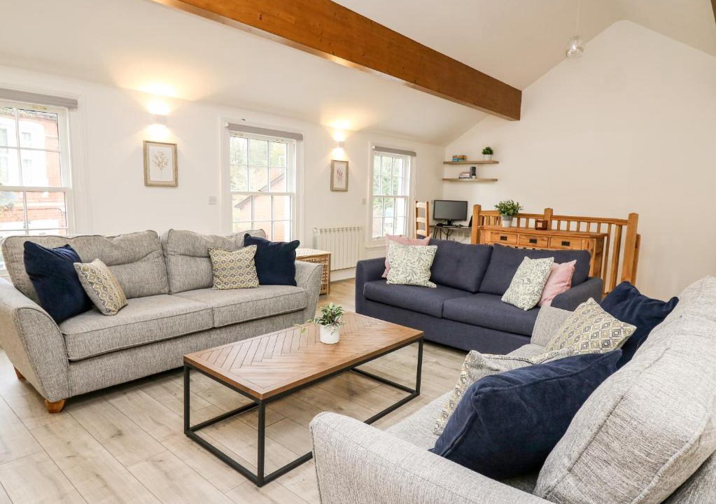 Howey House | Bridgend Cottages