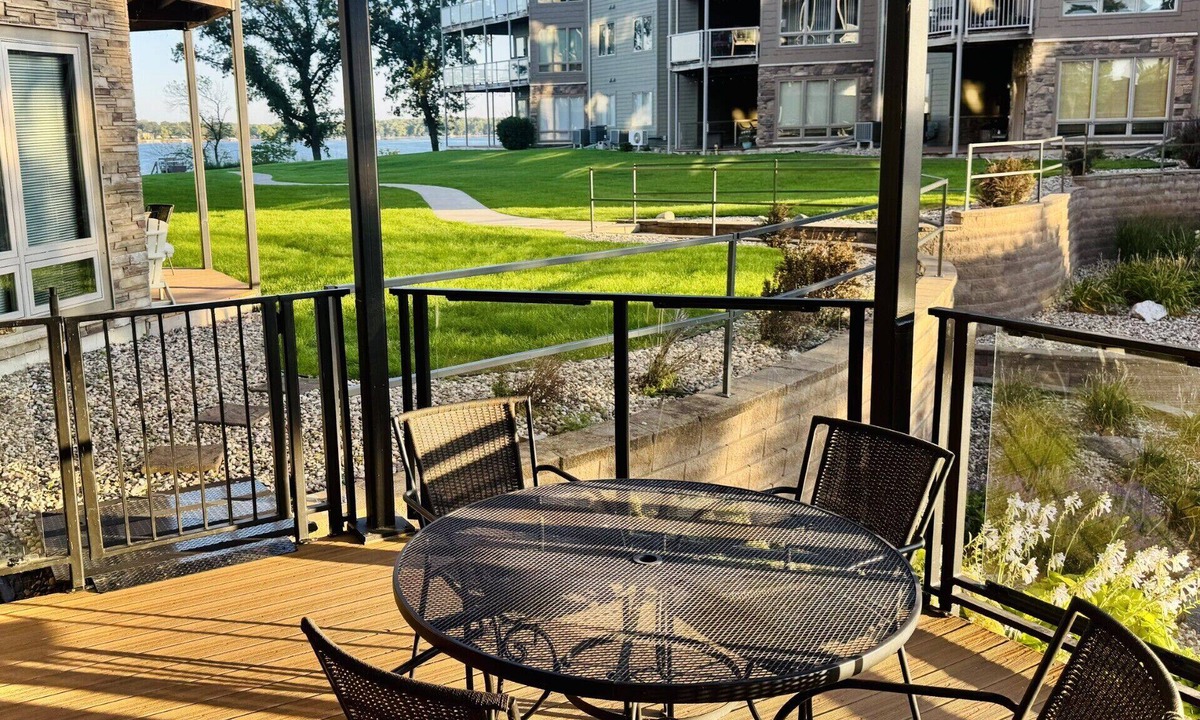 Arnolds Park Condo | Bridges Bay spacious, well-stocked, kid-friendly home. 6 Pool Passes. Sleeps 10.