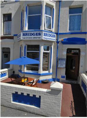 North Shore House | Bridges Guesthouse