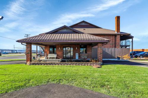 Bridgeview Hotel | Bridgeview Inn Chicago Area