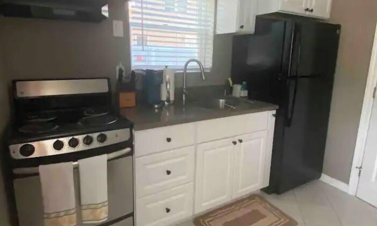 Smithtown Apartment | Bright 1-Bdrm Studio Apt on Quiet Tree-Lined St.