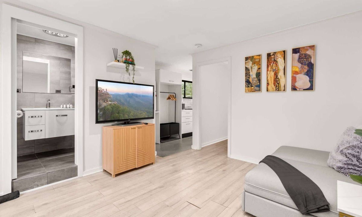 Bomaderry Apartment | Bright 1-Bed Apartment with Garden Views