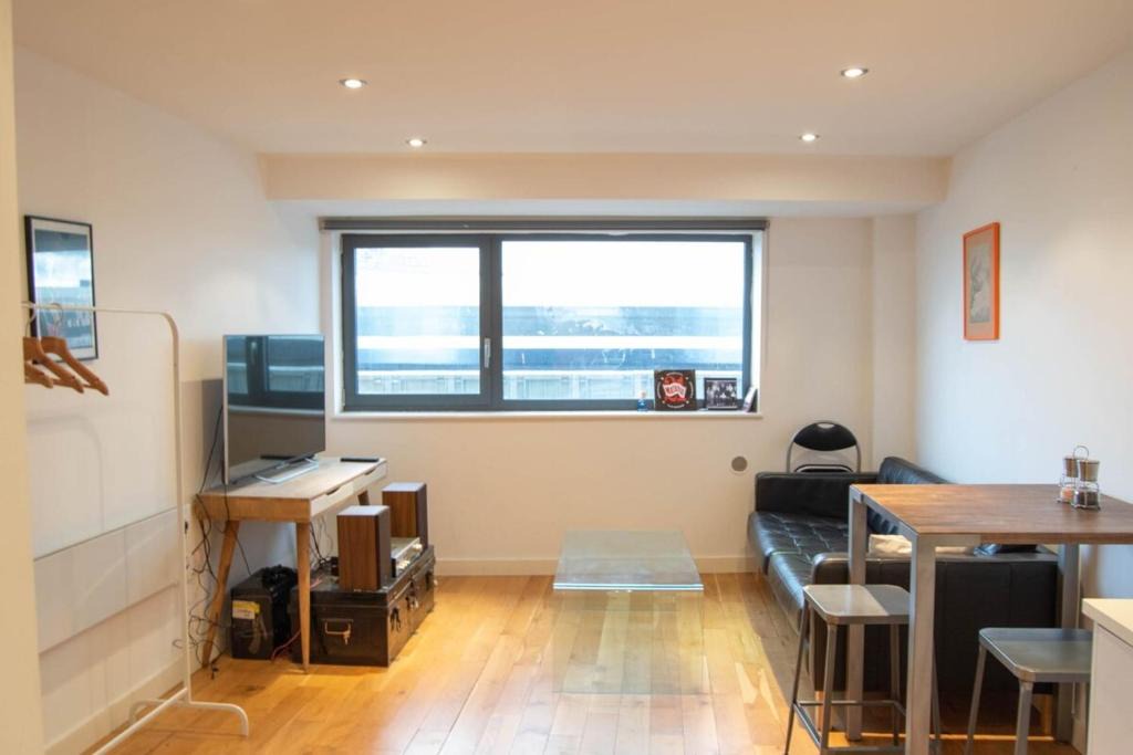South Bermondsey Apartment | Bright 1 Bed Flat in Bermondsey