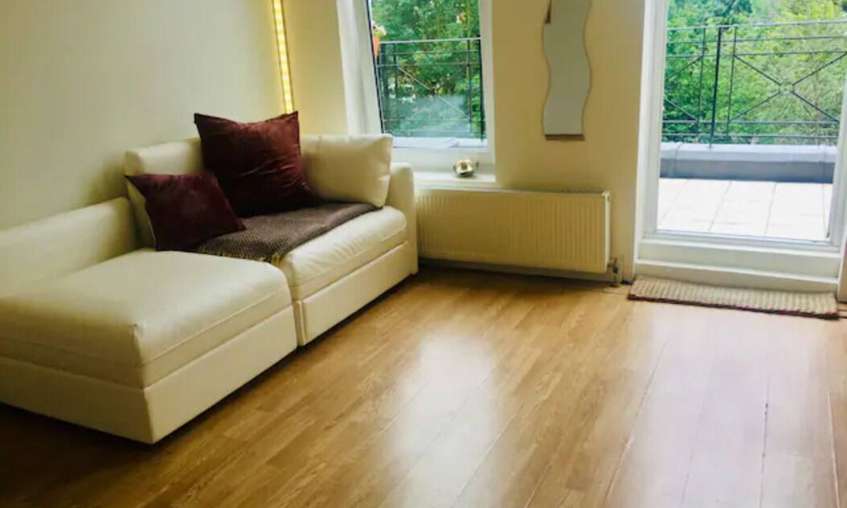 Fortune Green Apartment | Bright 1 Bed Flat in West Hampstead with Balcony