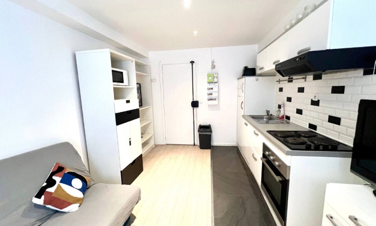 Hopital Saint-Louis Apartment | Bright 1 Bedroom near République Paris 10th