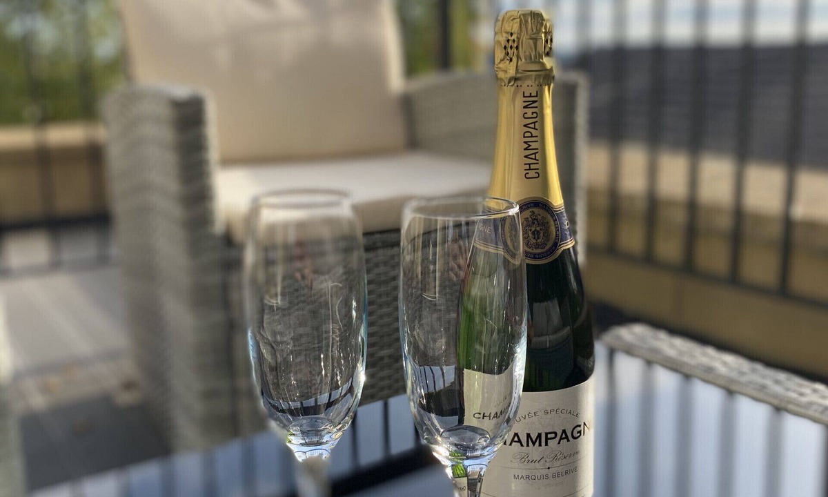 Bath Apartment | Bright 2 Bed/2 Bath Apartment w/Terrace & Parking