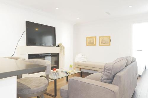Fairview Apartment | Bright 2 Bed Basement Near Square One Mall Family Friendly Stay