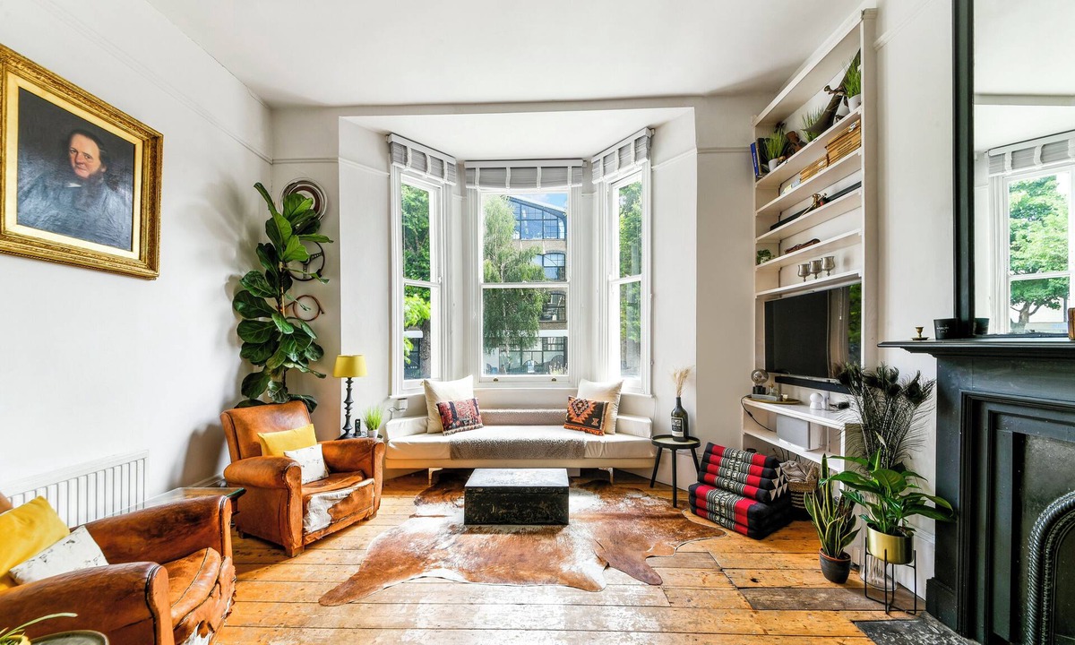 Notting Dale Apartment | Bright 2 Bed Flat with Garden & Terrace