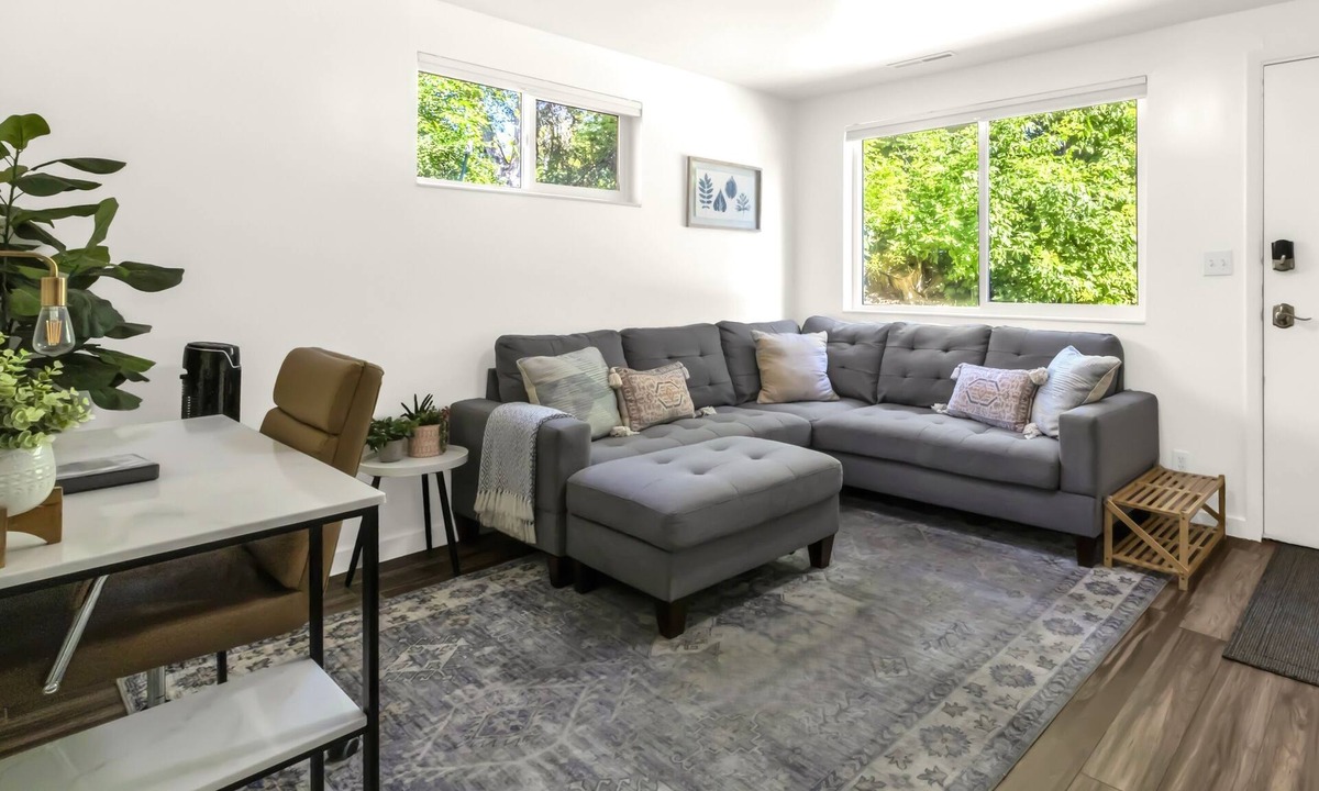 Logan Apartment | Bright 2br Great Location Near USU and Downtown